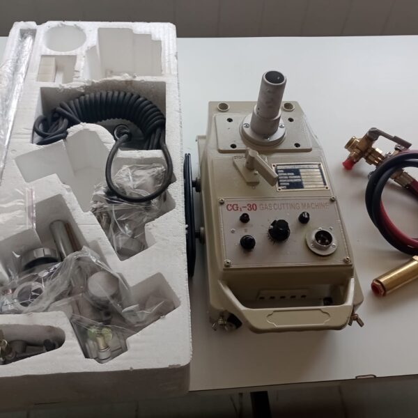 MAQUINA DE CORTE CG1-30
