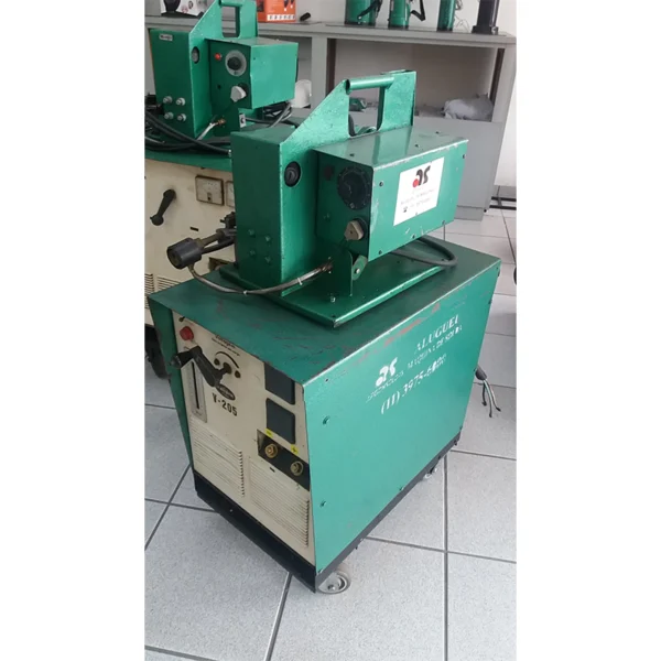 WHITE MARTINS VI 205